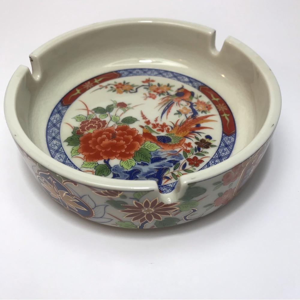 VINTAGE HAND PAINTED ASHTRAY 4 AND A HALF INCH SATSUMA ? Oriental Red